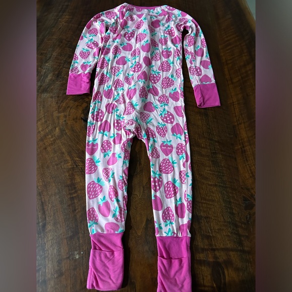 Little Sleepies strawberry zippy 18-24 months - Picture 2 of 3